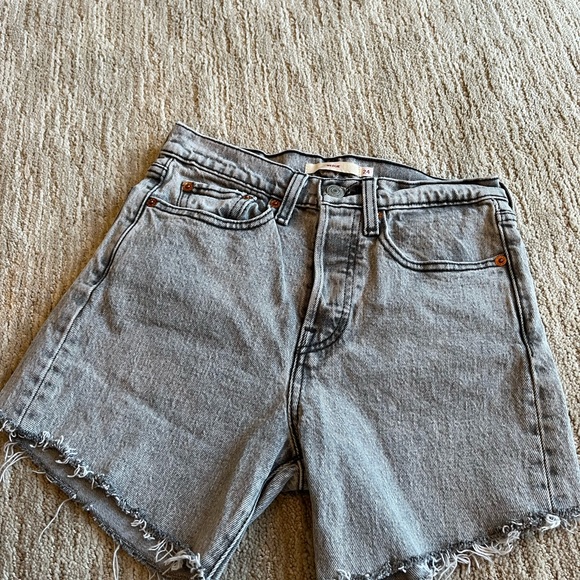 Levi’s High-Waisted Wedgie 501 Denim Shorts - Picture 3 of 3
